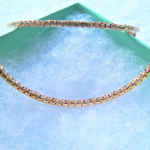 NWT 2 3/4" Gold In & Out Rhinestone Hoop Earrings Forever 21 - Picture 7 of 10